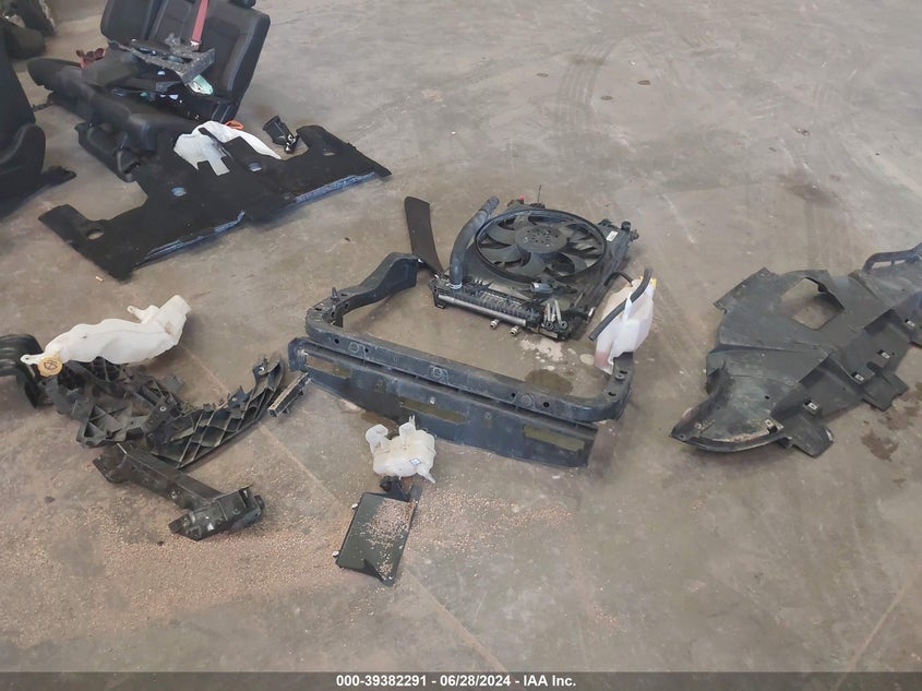 2019 Jeep Grand Cherokee Trackhawk 4X4 VIN: 1C4RJFN90KC768271 Lot: 39382291