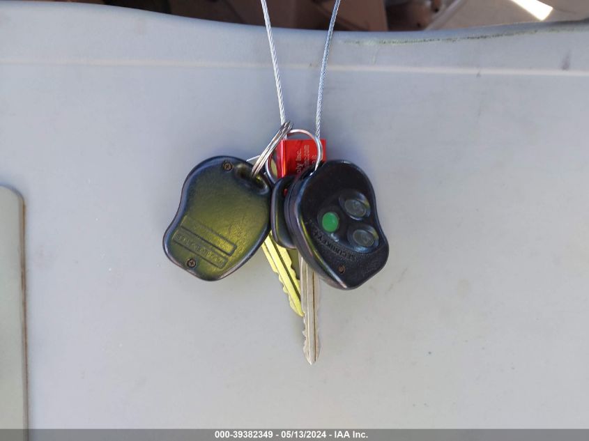 1998 Toyota Sienna Le/Xle VIN: 4T3ZF13CXWU057442 Lot: 39382349