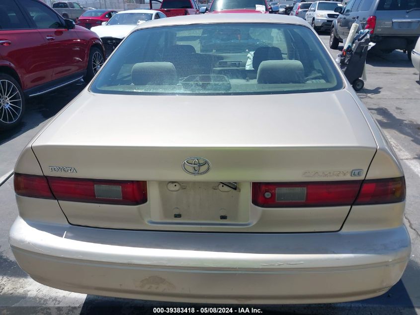 1999 Toyota Camry Le VIN: JT2BG22K0X0342257 Lot: 39383418