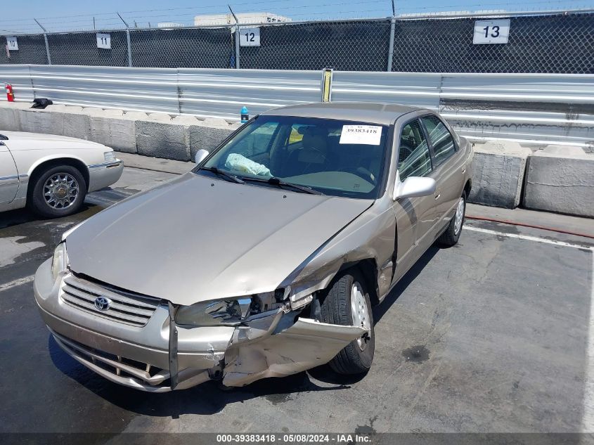 1999 Toyota Camry Le VIN: JT2BG22K0X0342257 Lot: 39383418