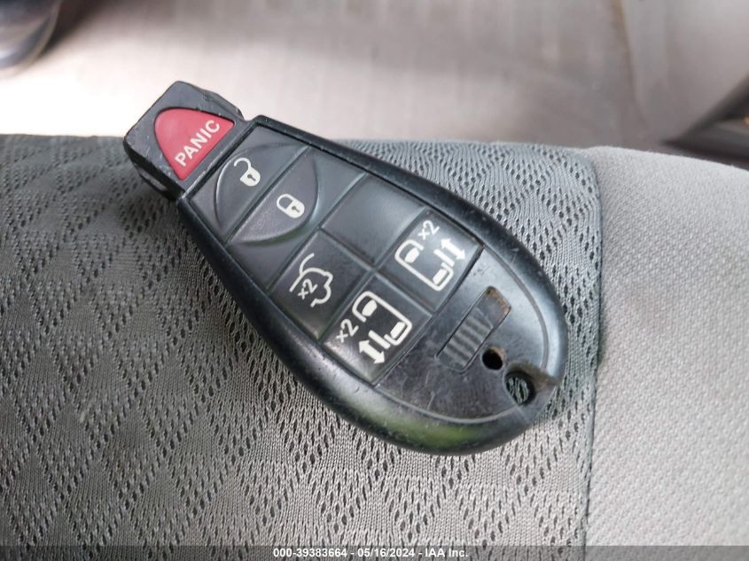 2010 Chrysler Town & Country Touring VIN: 2A4RR5D15AR235282 Lot: 39383664