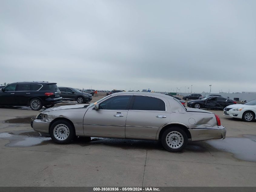 2000 Lincoln Town Car Executive VIN: 1LNHM81W6YY836381 Lot: 39383936