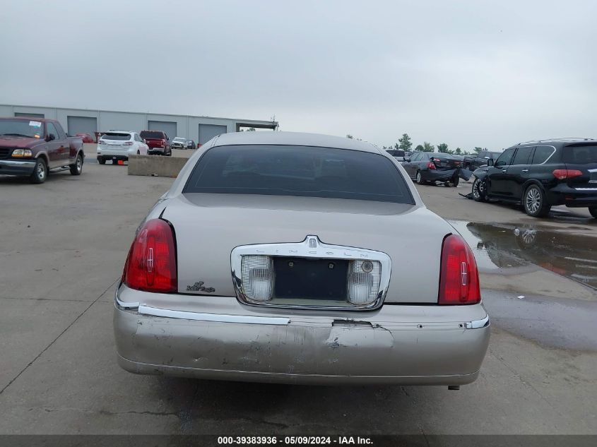 2000 Lincoln Town Car Executive VIN: 1LNHM81W6YY836381 Lot: 39383936