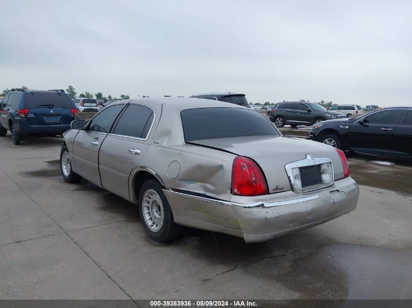 2000 Lincoln Town Car Executive VIN: 1LNHM81W6YY836381 Lot: 39383936