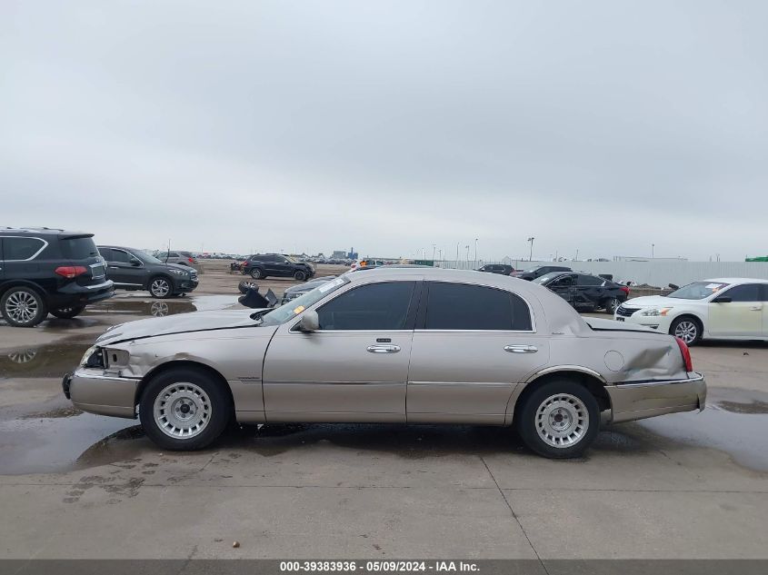 2000 Lincoln Town Car Executive VIN: 1LNHM81W6YY836381 Lot: 39383936