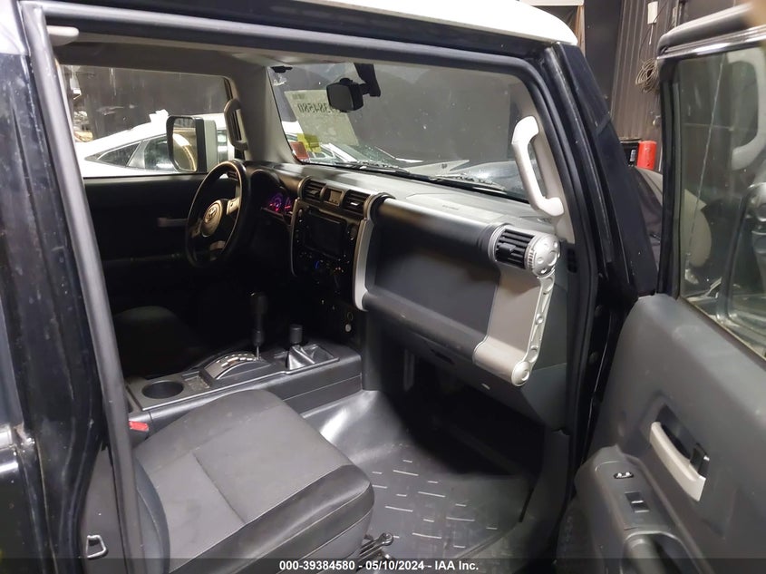 2014 Toyota Fj Cruiser VIN: JTEBU4BF2EK180112 Lot: 39384580