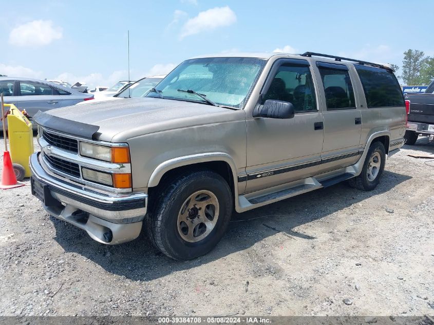 1998 Chevrolet Suburban 1500 VIN: 1GBFK16RXWJ375644 Lot: 39384708