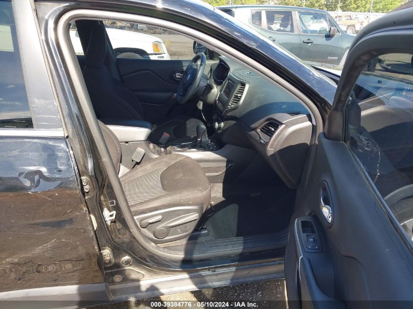 VIN 1C4PJLCB8KD428338 2019 JEEP CHEROKEE LATITUDE FWD