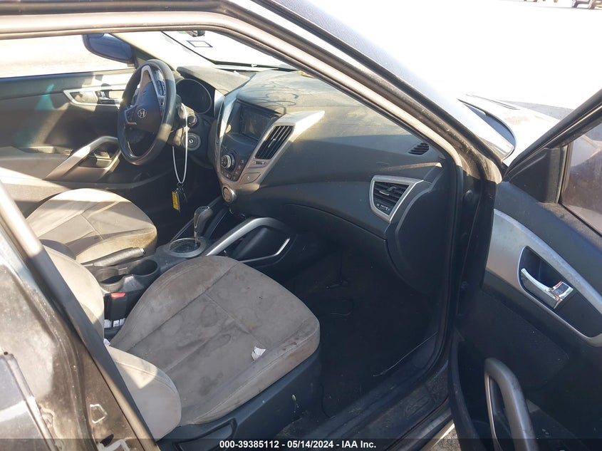 2014 Hyundai Veloster Base W/Gray VIN: KMHTC6AD7EU200054 Lot: 39385112