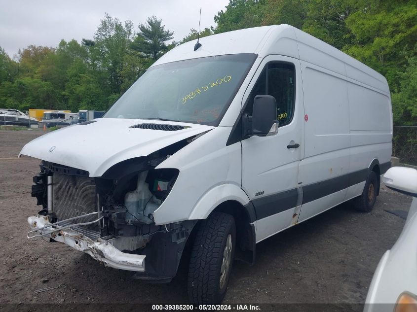 VIN WD3PE8CC2D5798444 2013 Mercedes-Benz Sprinter 2... no.2