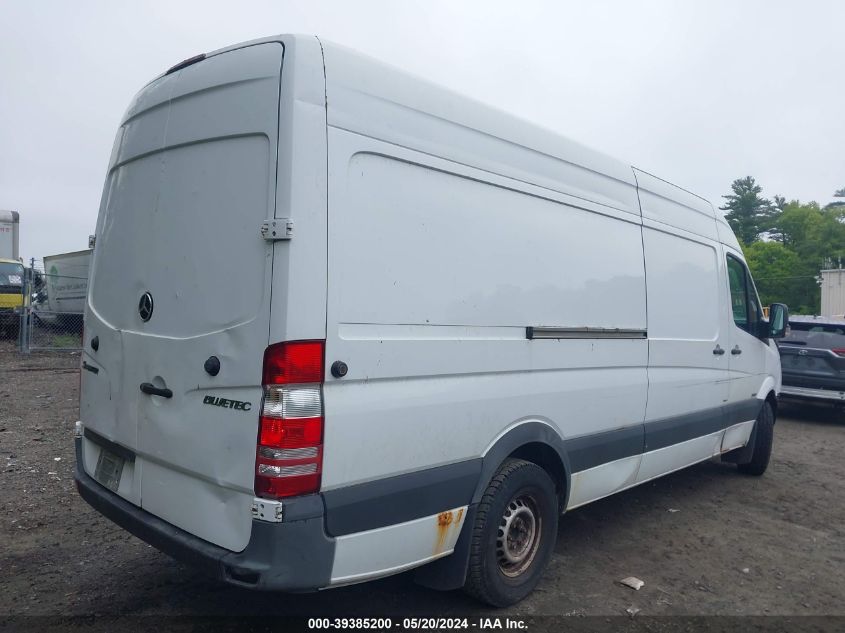 VIN WD3PE8CC2D5798444 2013 Mercedes-Benz Sprinter 2... no.4