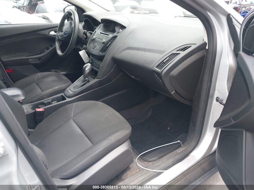 2015 FORD FOCUS SE - 1FADP3K23FL282404