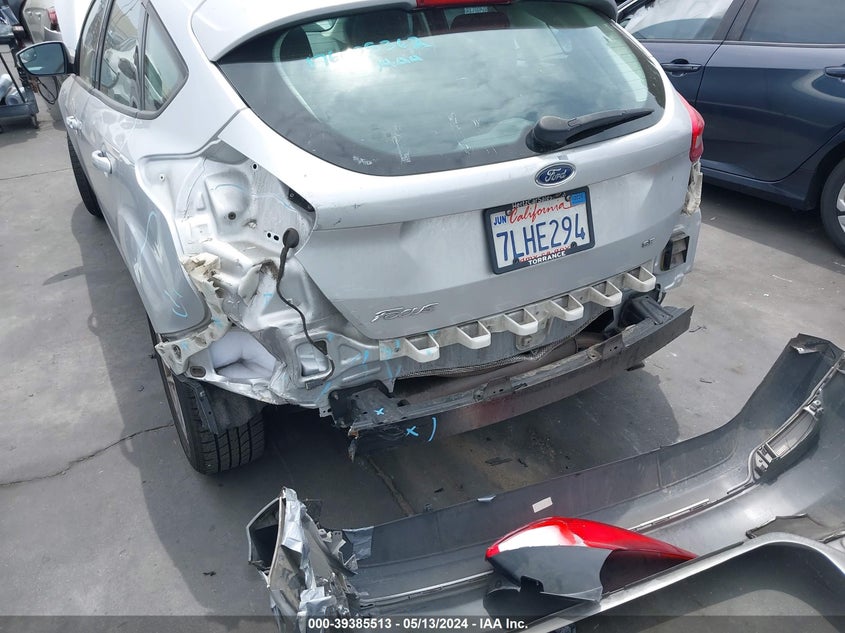 2015 FORD FOCUS SE - 1FADP3K23FL282404