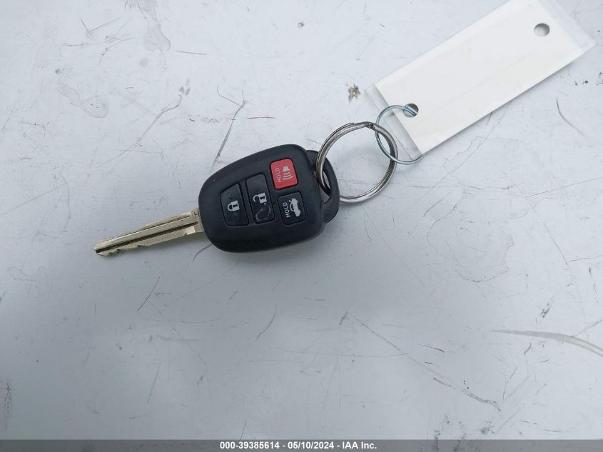 2015 Toyota Corolla Le VIN: 5YFBURHEXFP271678 Lot: 39385614