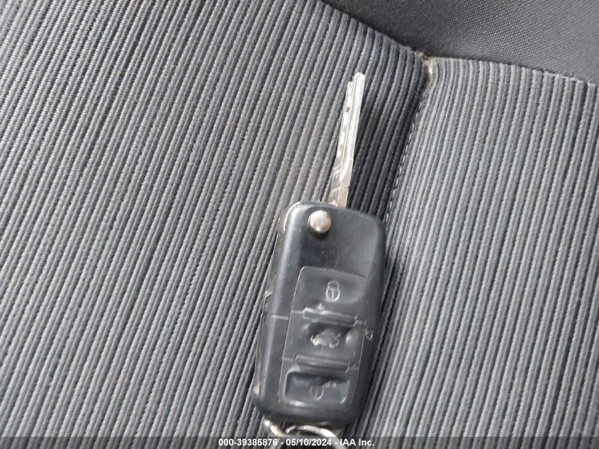 2007 Volkswagen Rabbit 2-Door VIN: WVWBR71K27W126049 Lot: 39385876