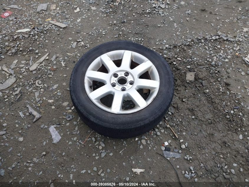 2007 Volkswagen Rabbit 2-Door VIN: WVWBR71K27W126049 Lot: 39385876