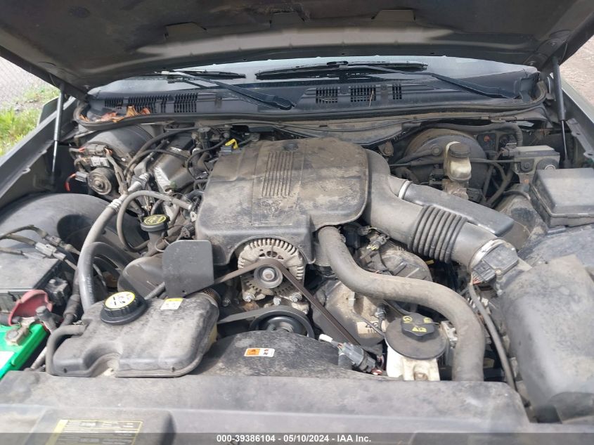 2004 Mercury Grand Marquis Gs VIN: 2MEFM74W24X678535 Lot: 39386104