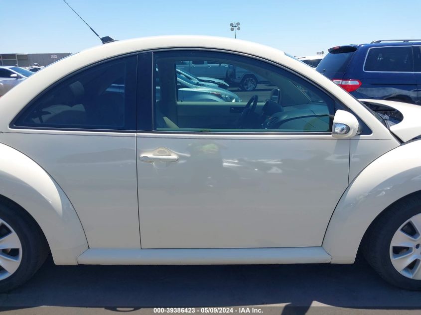 2010 Volkswagen New Beetle 2.5L VIN: 3VWPG3AG9AM013011 Lot: 39386423