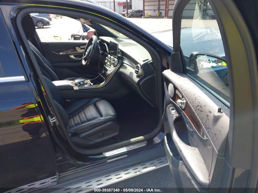 VIN WDC0G4JB6HF267519 2017 MERCEDES-BENZ GLC 300