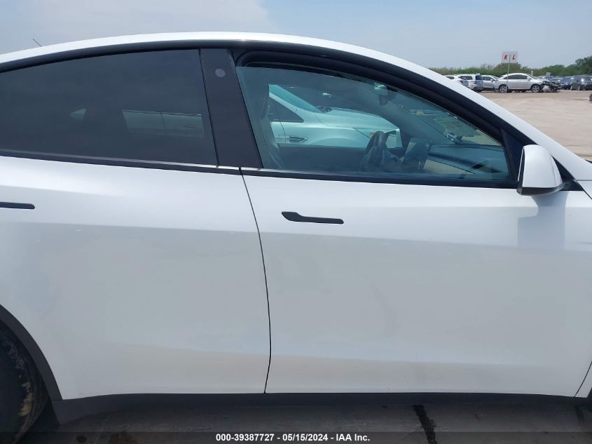 2022 Tesla Model Y Long Range Dual Motor All-Wheel Drive VIN: 7SAYGAEE8NF336595 Lot: 39387727