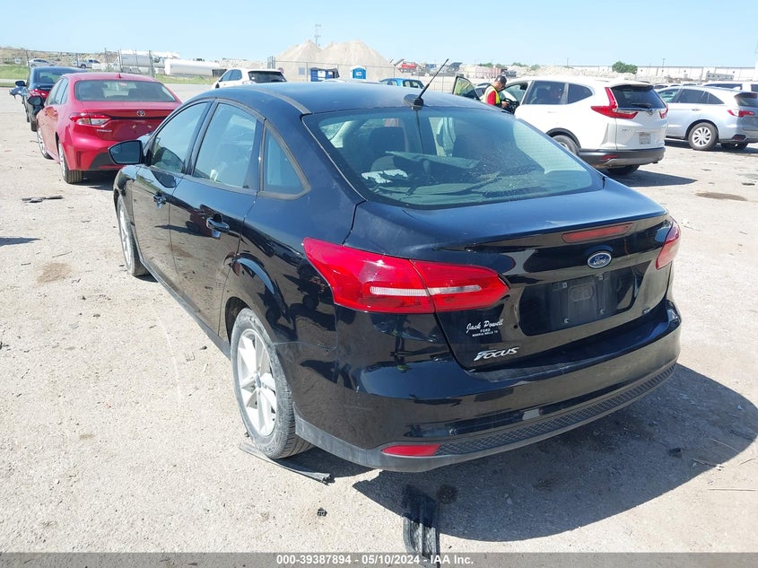 VIN 1FADP3F25JL321819 2018 FORD FOCUS SE