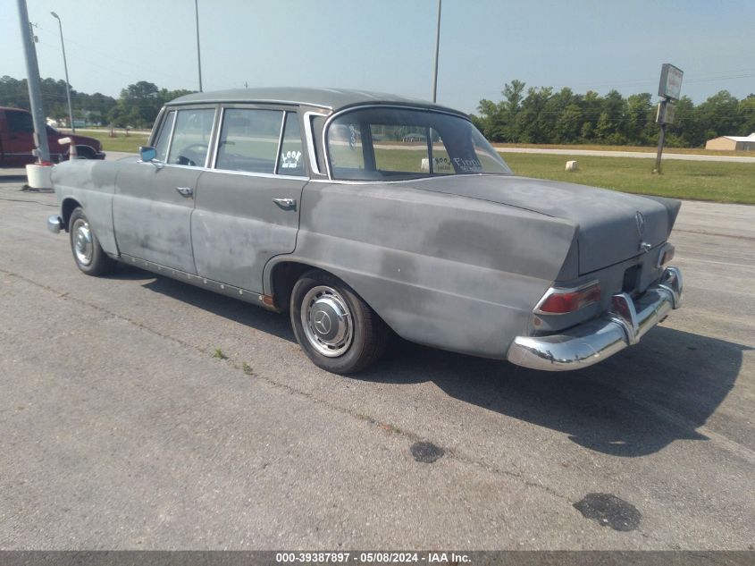 11011010301245    | 1967 MERCEDES-BENZ 240D SERIES