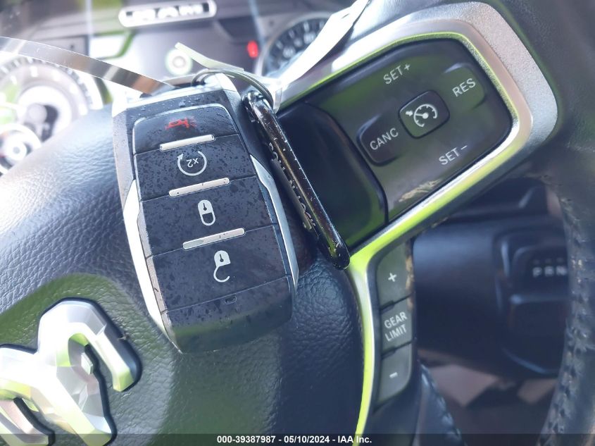 2019 Ram 1500 Laramie Quad Cab 4X2 6'4 Box VIN: 1C6RREDT6KN905192 Lot: 39387987