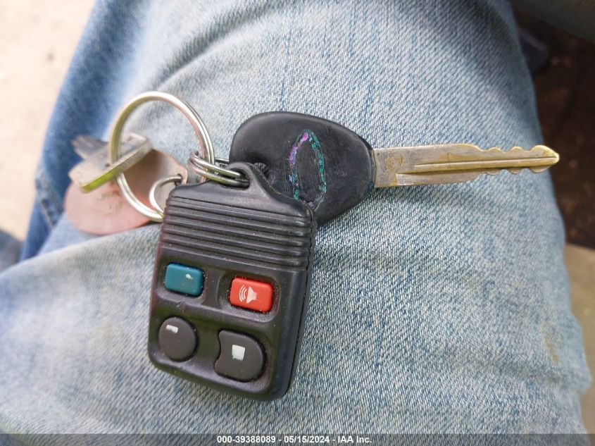 2005 Ford Escape Xlt VIN: 1FMYU93125KB23127 Lot: 39388089