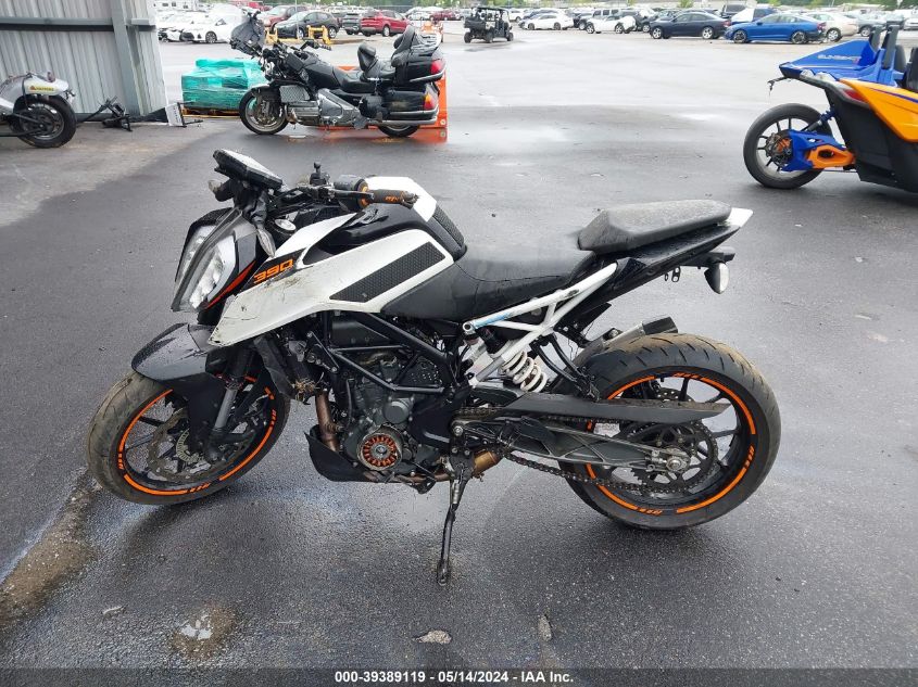 2022 Ktm 390 Duke VIN: MD2JPJ40XNC233643 Lot: 39389119