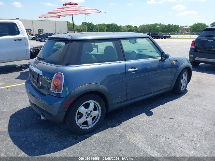 2010 Mini Cooper VIN: WMWMF3C51ATZ65679 Lot: 39389655