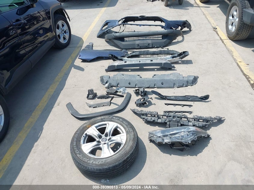 2020 TOYOTA RAV4 XLE - 2T3W1RFV2LC033761