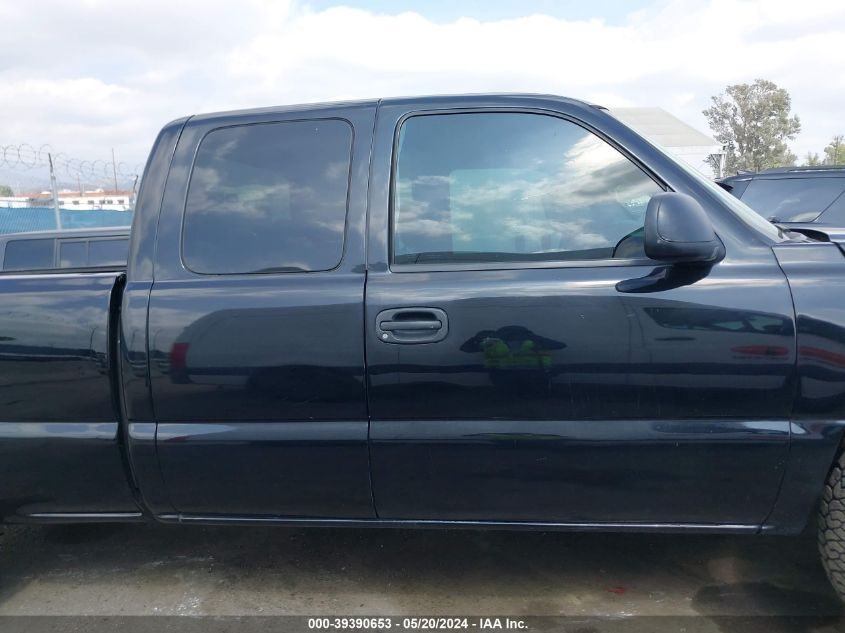 2005 Chevrolet Silverado 1500 Ls VIN: 2GCEC19V551231067 Lot: 39390653