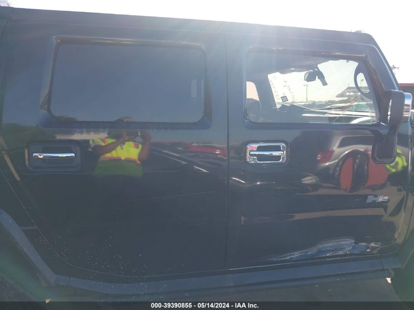 2005 Hummer H2 Sut VIN: 5GRGN22U55H127720 Lot: 39390855