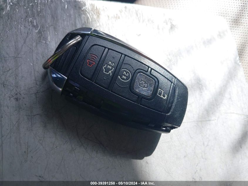 2017 Lincoln Mkc Reserve VIN: 5LMCJ3D93HUL35643 Lot: 39391258