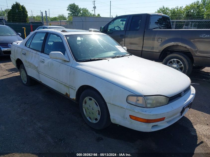 1992 Toyota Camry Le VIN: 4T1SK12E2NU021798 Lot: 39392166