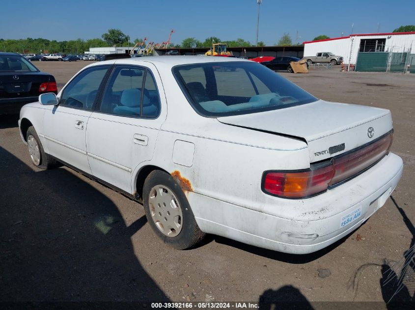 1992 Toyota Camry Le VIN: 4T1SK12E2NU021798 Lot: 39392166