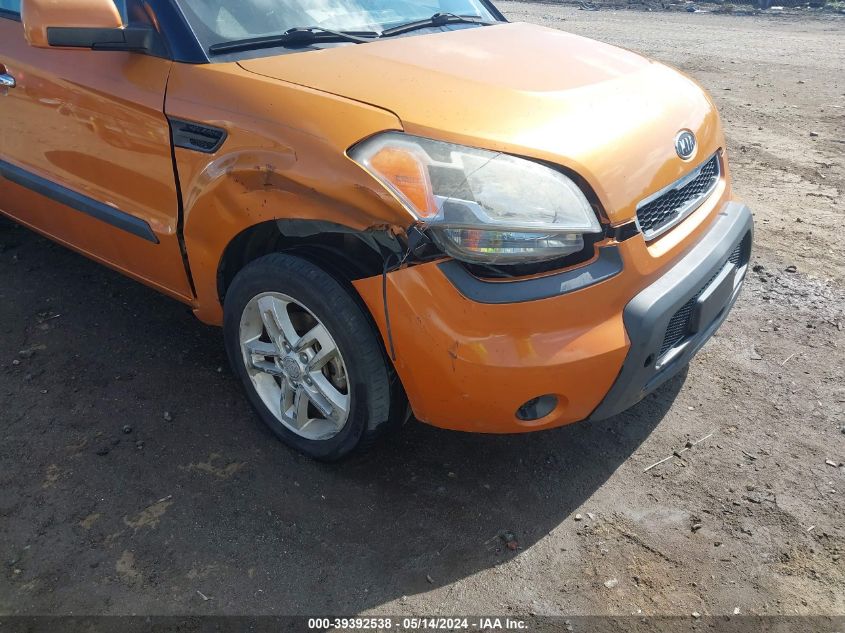2011 Kia Soul + VIN: KNDJT2A23B7212909 Lot: 39392538