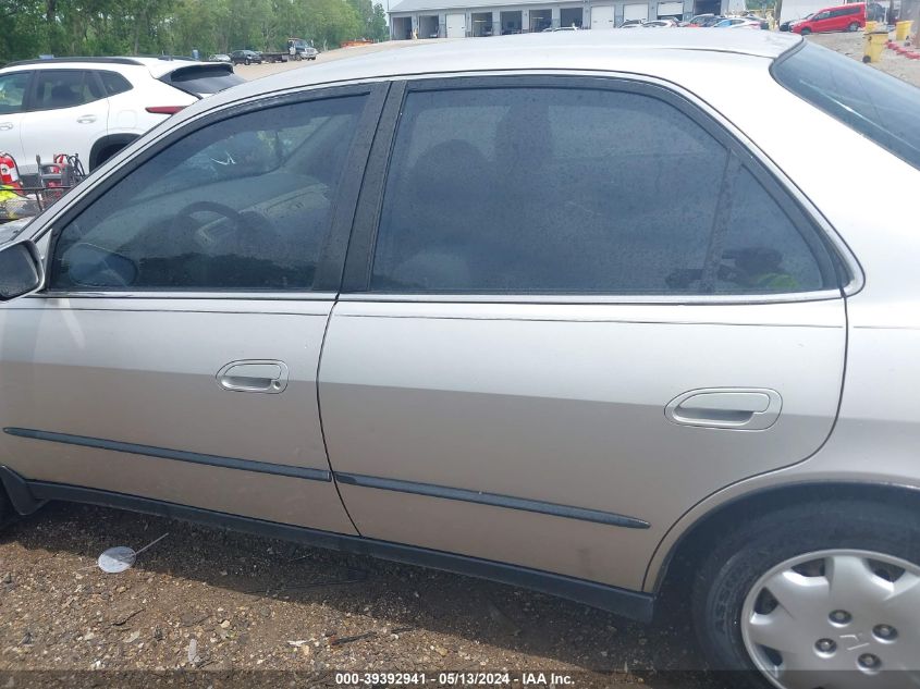 1998 Honda Accord Lx VIN: 1HGCG5646WA135519 Lot: 39392941