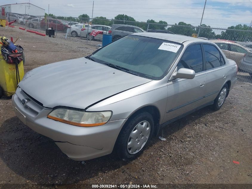 1998 Honda Accord Lx VIN: 1HGCG5646WA135519 Lot: 39392941