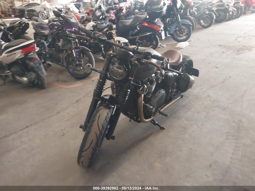 2022 TRIUMPH MOTORCYCLE BONNEVILLE BOBBER - SMTD53HL6NTAT7003