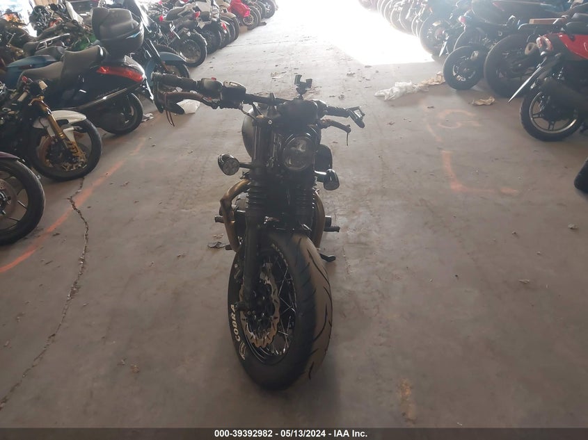 2022 TRIUMPH MOTORCYCLE BONNEVILLE BOBBER - SMTD53HL6NTAT7003