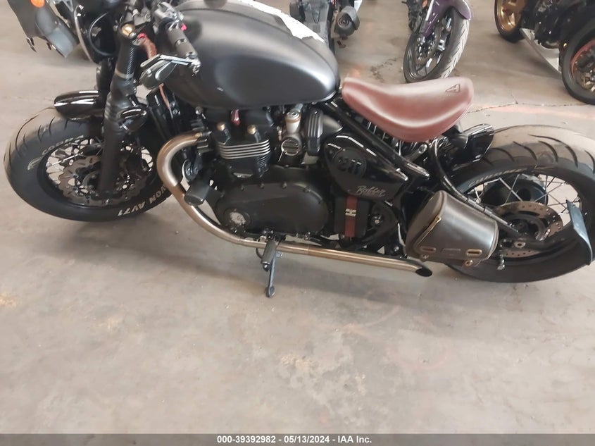 2022 TRIUMPH MOTORCYCLE BONNEVILLE BOBBER - SMTD53HL6NTAT7003