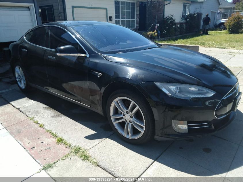 2013 Tesla Model S VIN: 5YJSA1CN1DFP12835 Lot: 39393291