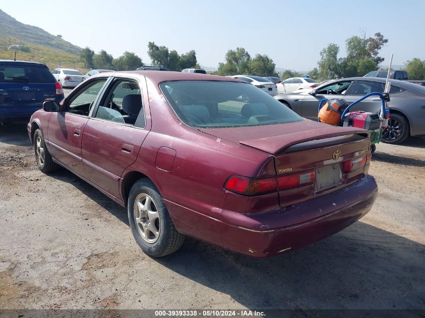 1998 Toyota Camry Le VIN: JT2BG22K1W0176975 Lot: 39393338