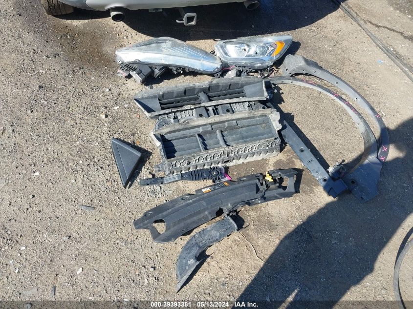 2017 Ford Escape Se VIN: 1FMCU9GD4HUD00249 Lot: 39393381