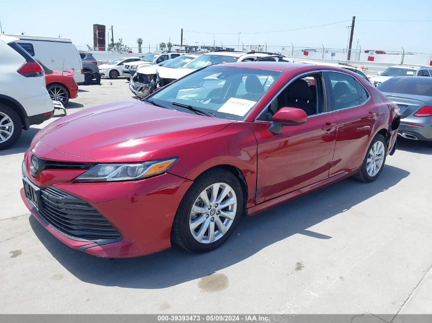 2018 Toyota Camry Le VIN: 4T1B11HK2JU560111 Lot: 39393473