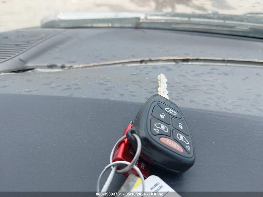 2005 Chrysler Town & Country Limited VIN: 2C8GP64L35R165540 Lot: 39393731