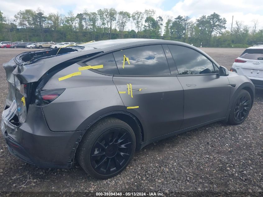 2022 Tesla Model Y Long Range Dual Motor All-Wheel Drive VIN: 7SAYGAEE7NF545469 Lot: 39394348