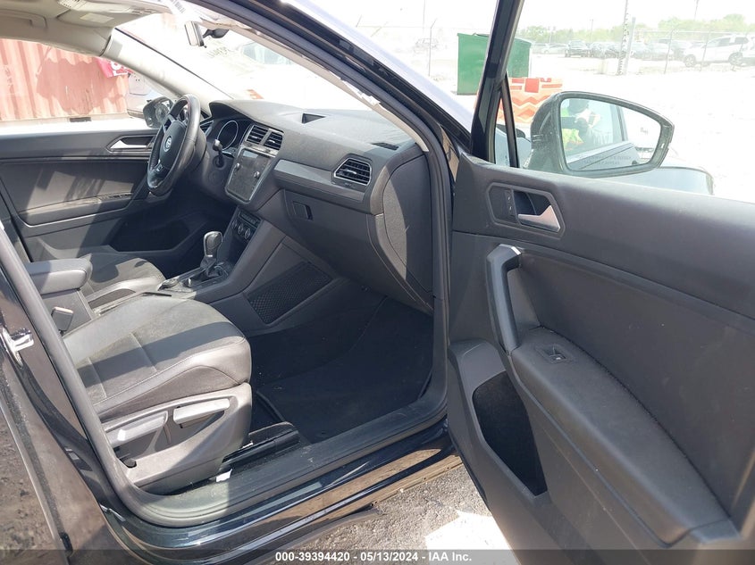 VIN 3VV2B7AX8KM018917 2019 VOLKSWAGEN TIGUAN 2.0T SE/2.0T SEL/2.0T SEL R-LINE/2.0T SEL R-LINE BLACK