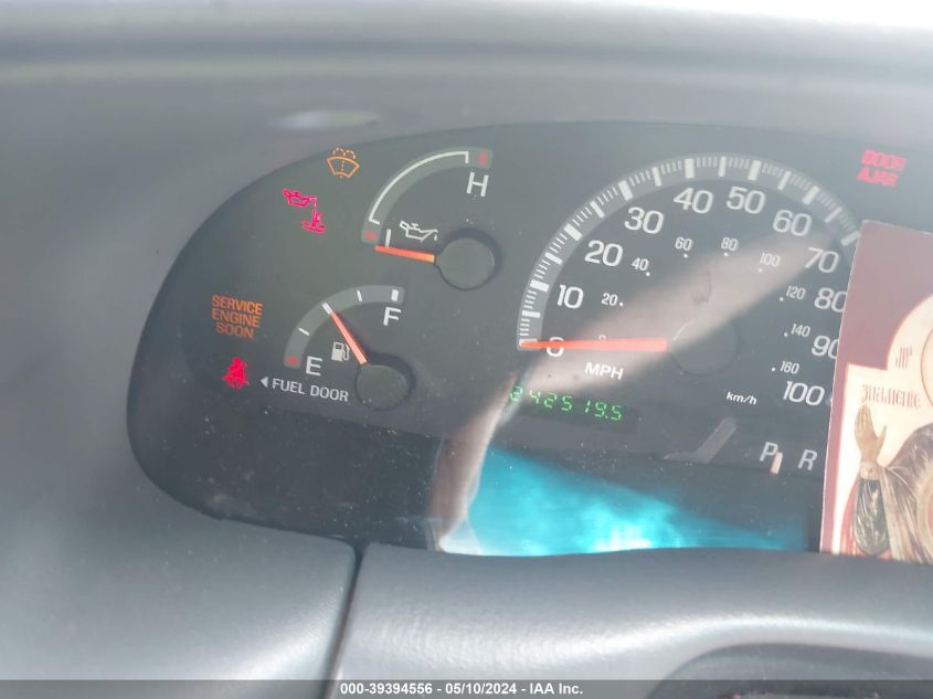 2002 Ford Expedition Xlt VIN: 1FMRU15W42LA74355 Lot: 39394556